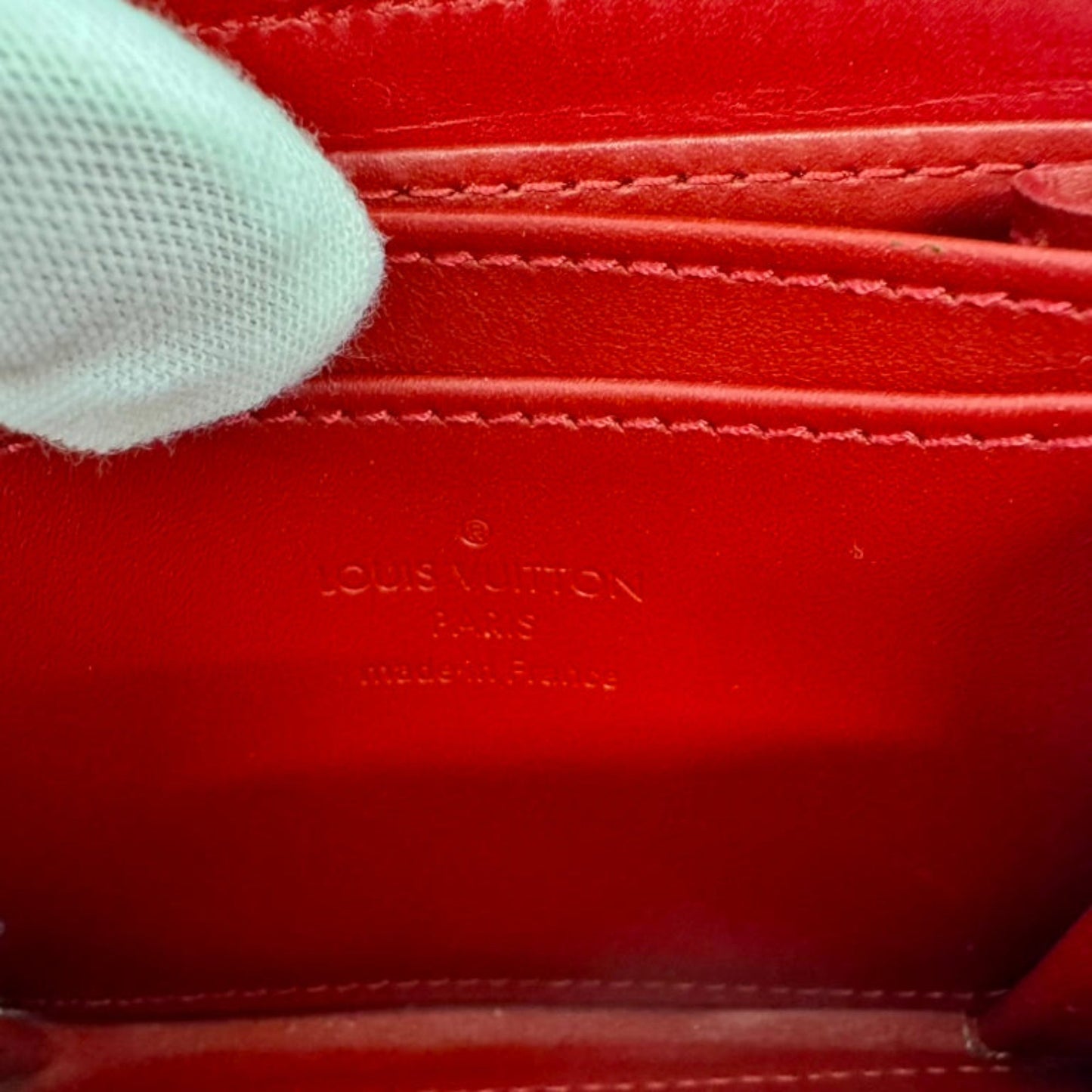 Louis Vuitton Wallet - Isshooz