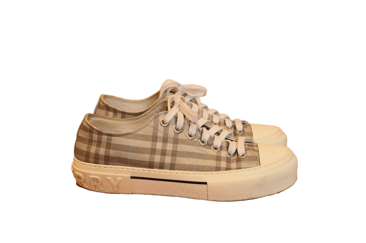 Burberry Sneakers - Isshooz