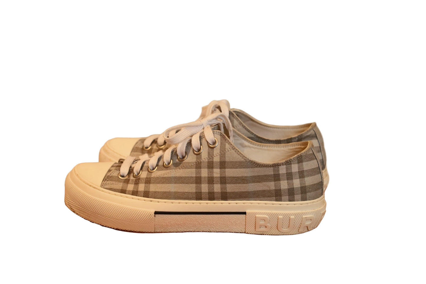Burberry Sneakers - Isshooz