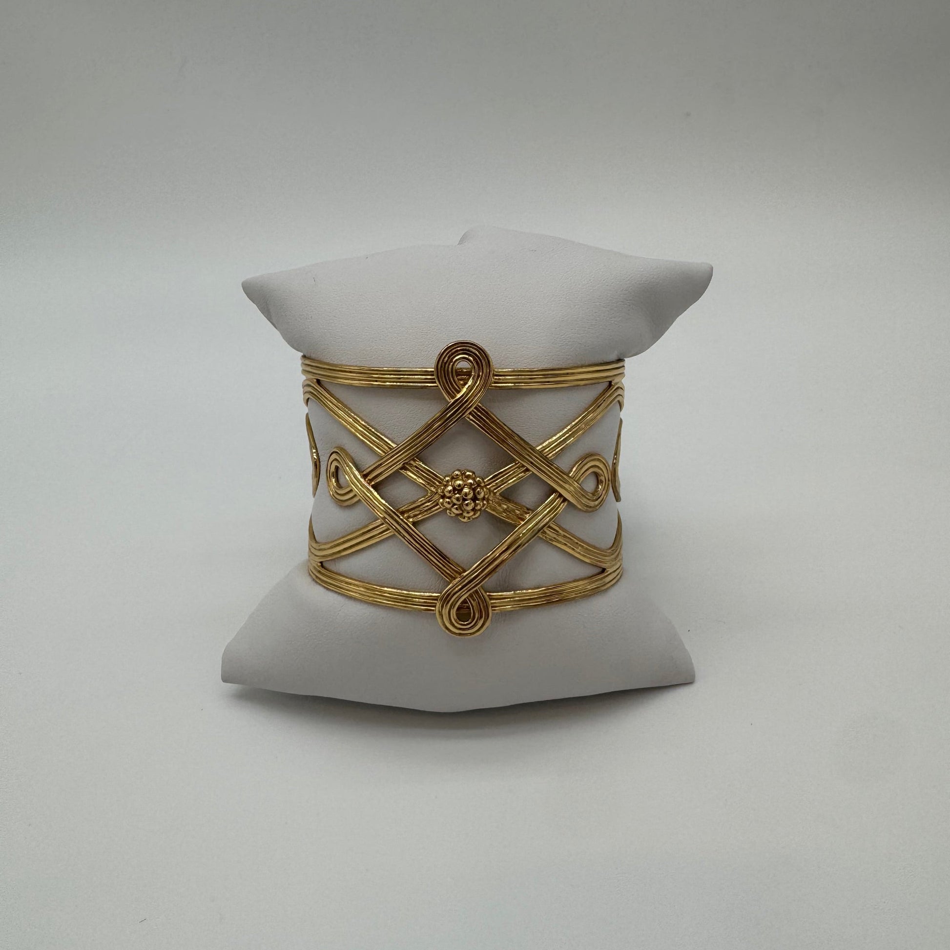 Pre - owned Capucine De Wulf Cuff - Isshooz