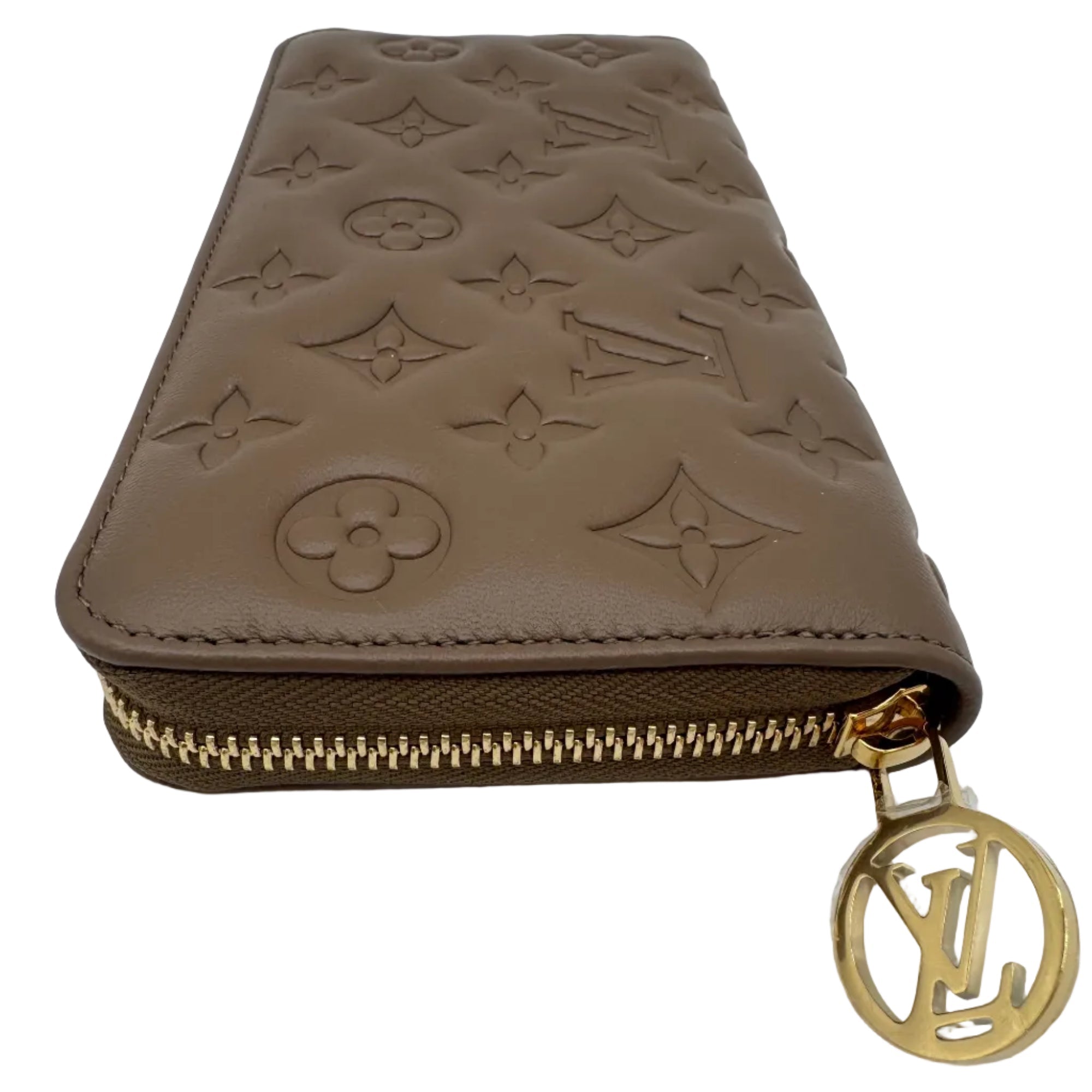 Pre - owned Louis Vuitton Wallet - Isshooz